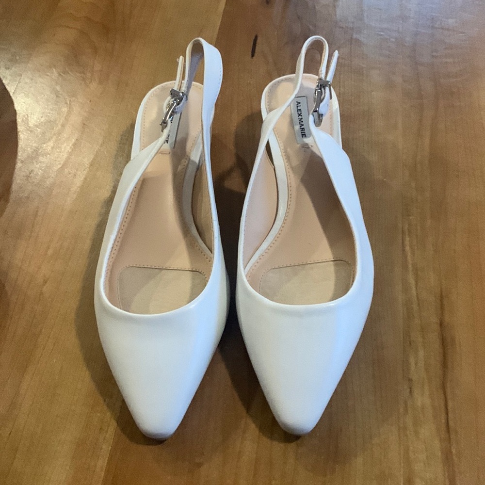 Alex Marie white pointed small heeled shoes!